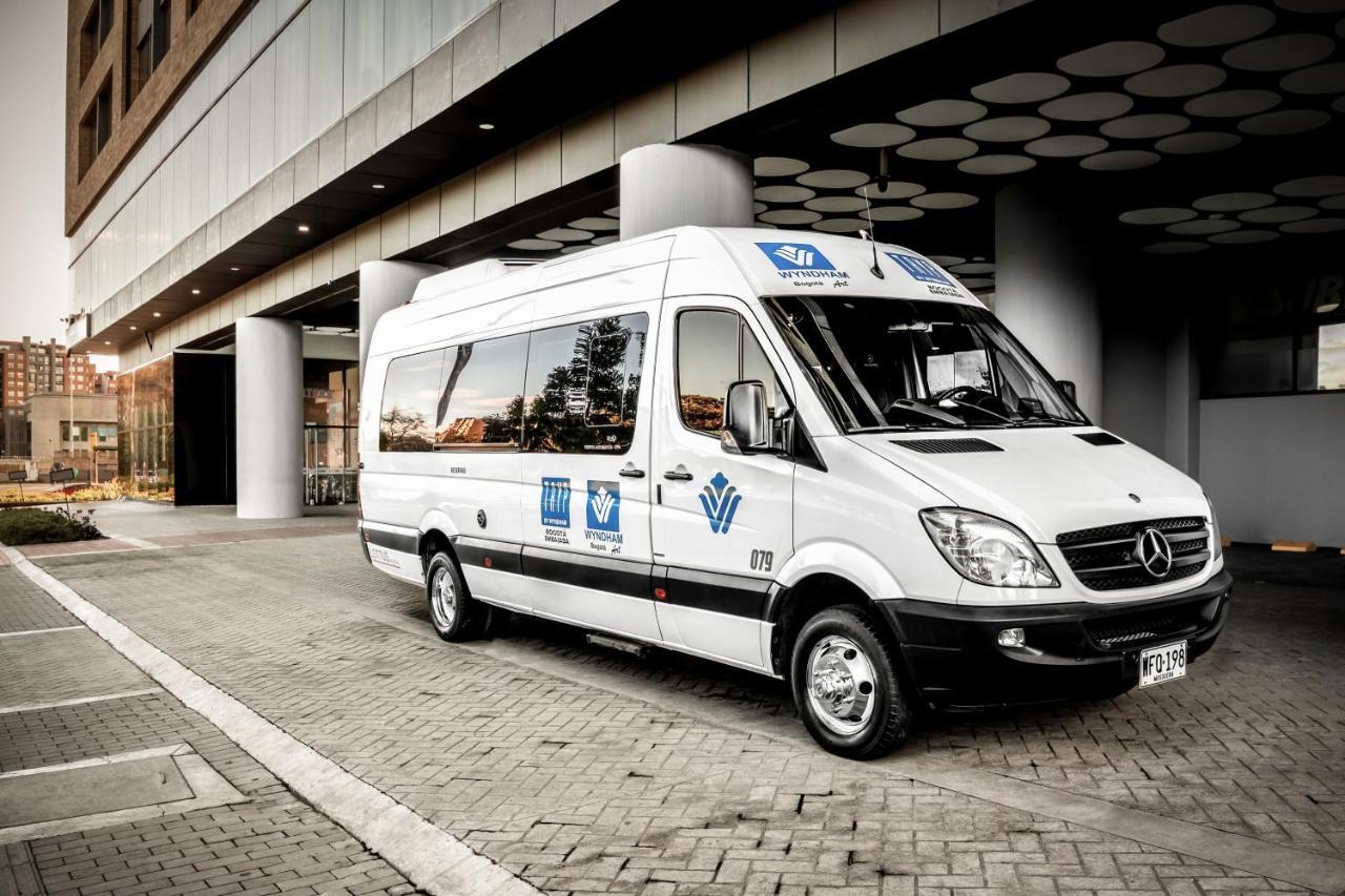 Wyndham Bogota Hotell Eksteriør bilde Mercedes-Benz Sprinter