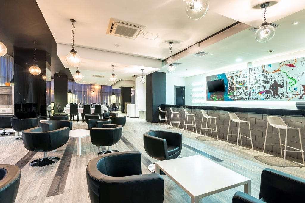 Wyndham Bogota Hotell Eksteriør bilde The lounge at the airport
