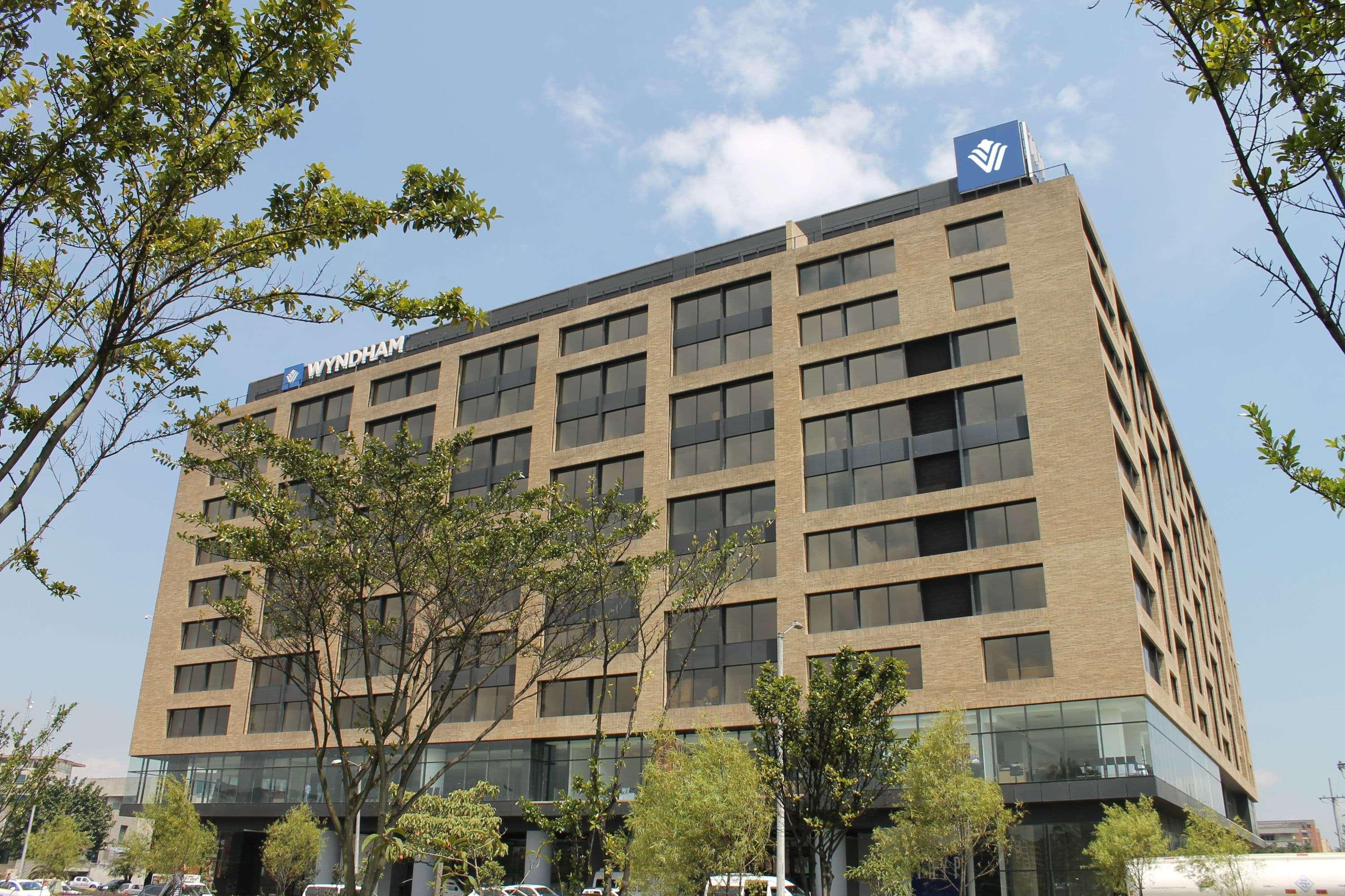 Wyndham Bogota Hotell Eksteriør bilde Hanwha Life Insurance